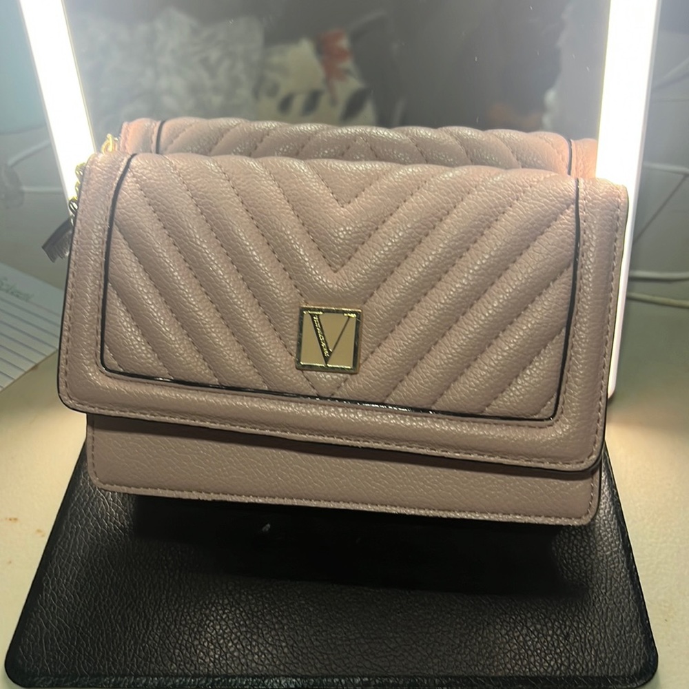 Victoria’s secret pink wallet